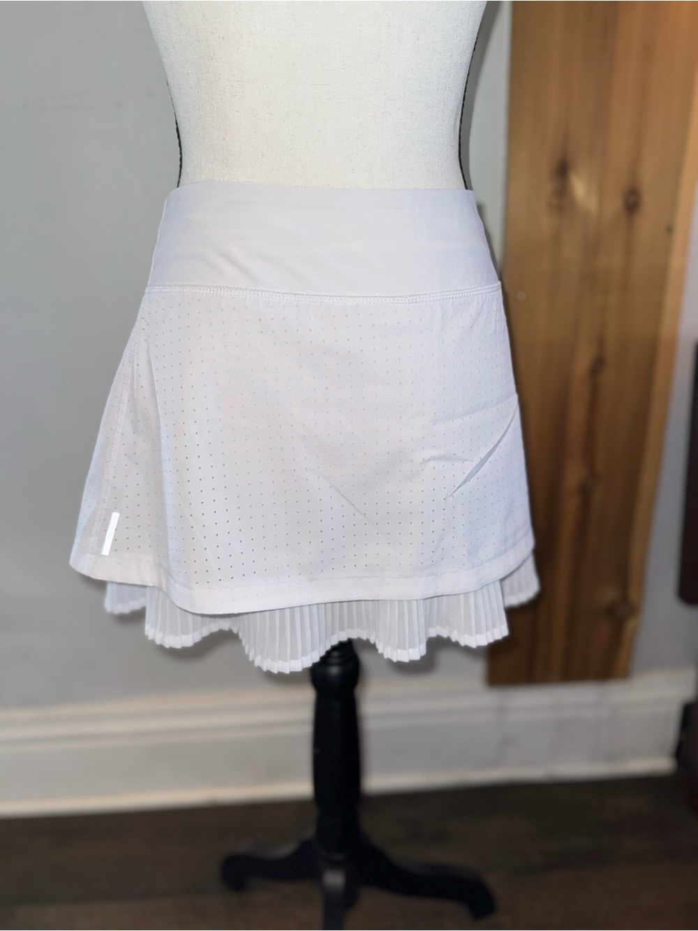 Mondetta White Perforated Tennis Skirt with Pleated Hem